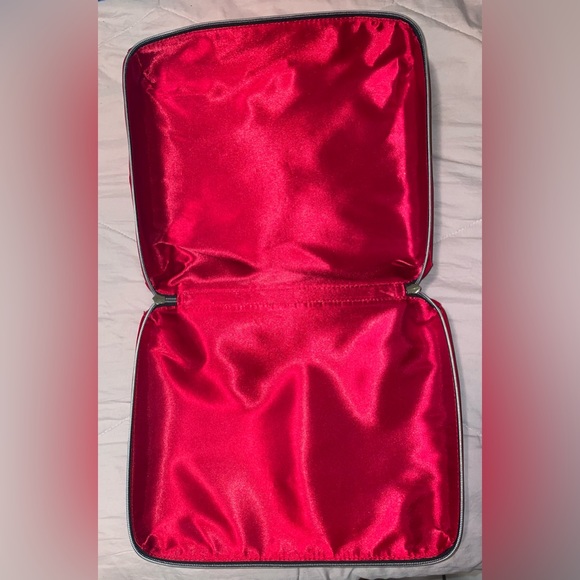 NWT ESTEE LAUDER RED VELVET COSMETICS BAG - Picture 10 of 14